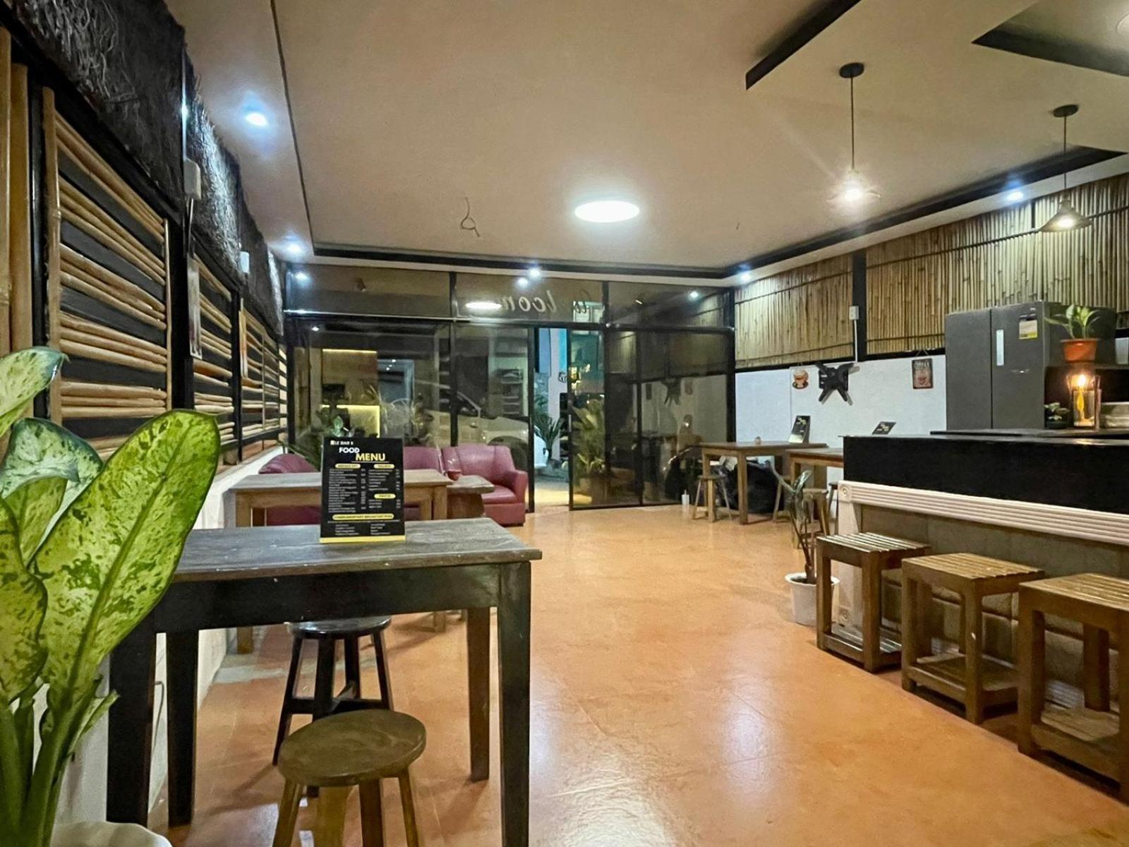 Trail Inn Puerto Princesa Екстериор снимка