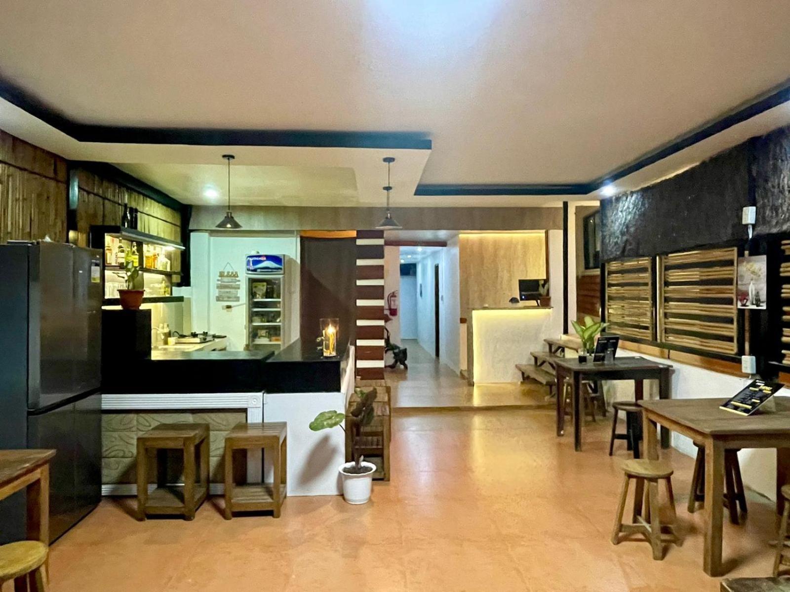 Trail Inn Puerto Princesa Екстериор снимка